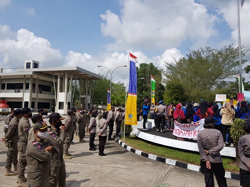 150 Personel Polres Bontang, Amankan Aksi Unjuk Rasa Di Gedung DPRD Kota Bontang