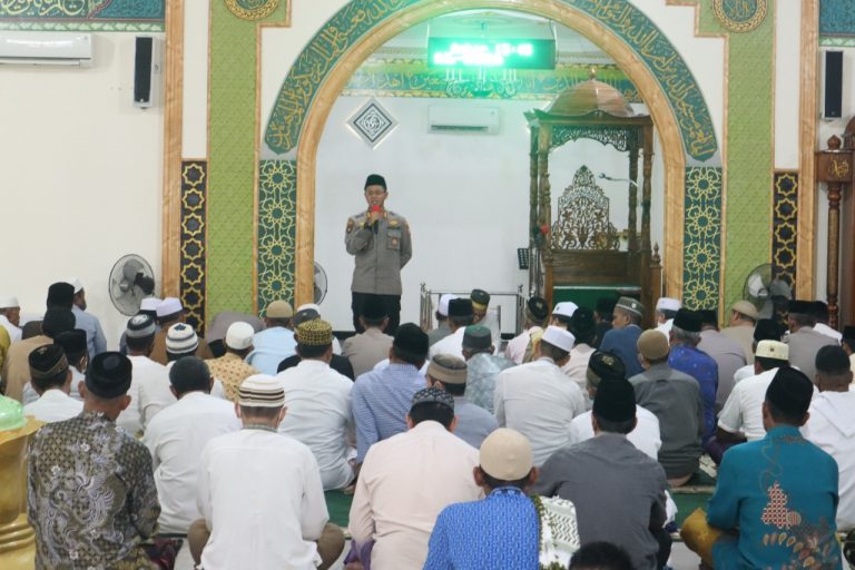 Kapolres Bontang Gelar Jumat Curhat Di Masjid Al Huda Kel. Tanjung Laut
