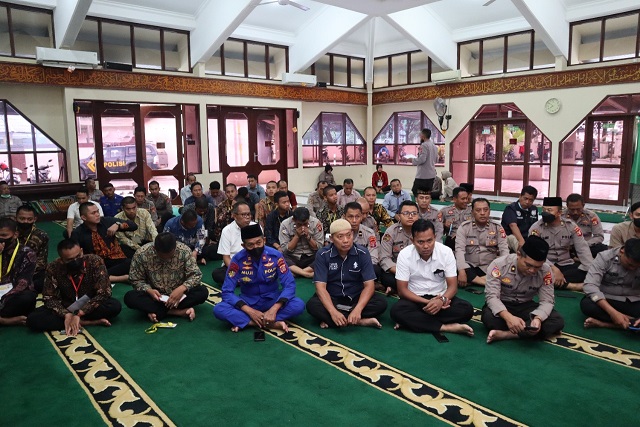 Polres Bontang Mengikuti Kegiatan Bimbingan Rohani Dan Mental (Binrohtal) Yang Disenggalarakan Mabes Polri Secara Virtual