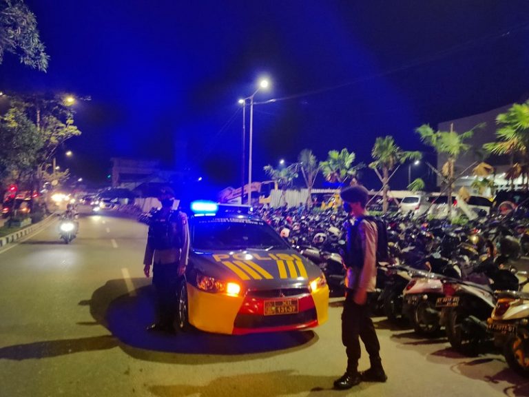 Polres Bontang Gelar  Patroli Blue Light Menjelang Hari Raya Imlek 2023