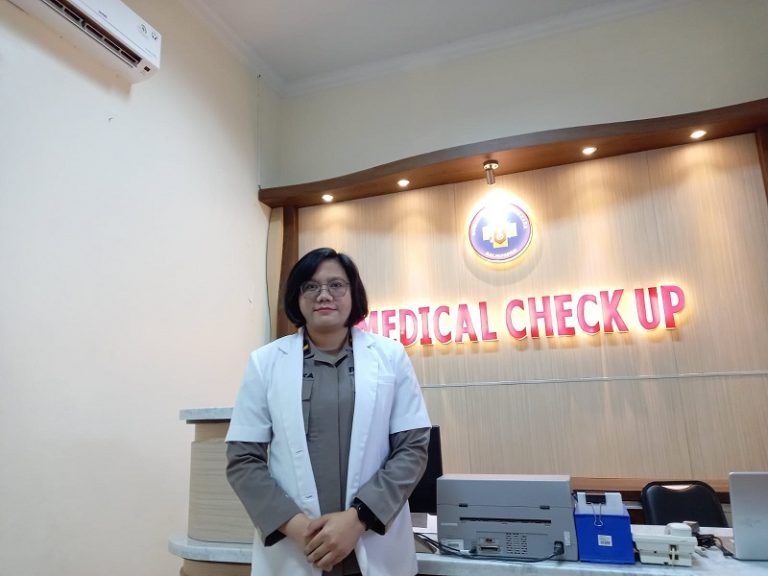 Kisah Polwan Polda Kaltim Ipda dr Kartika  Ulang Tahun di Kamar Mayat Hingga Vaksinasi Ke Pelosok Kaltim