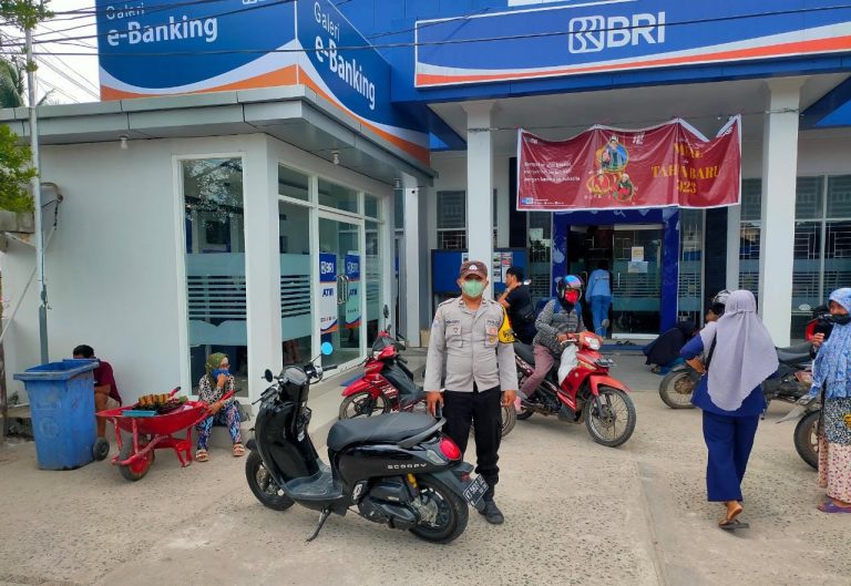 Polsek Muara Badak Laksanakan Patroli Dialogis, Sasar Sejumblah Titik Pusat Aktifitas Masyarakat