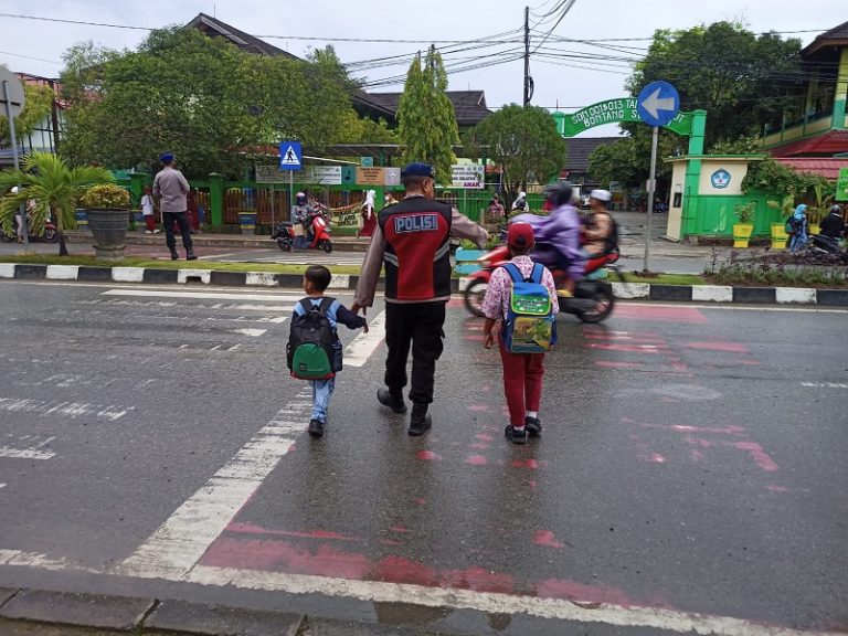 Gelar Strong Point Setiap Pagi, Wujud Pelayanan Polres Bontang Kepada Masyarakat