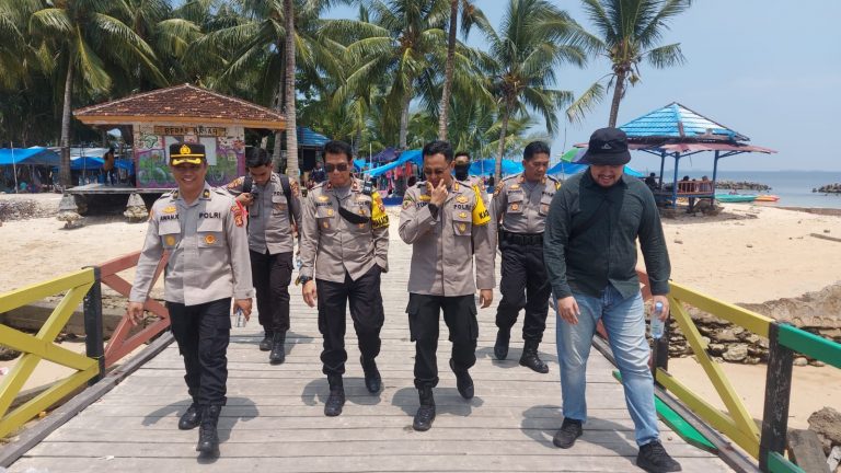 Kapolres Bontang Melaksanakan Patroli di Tempat Wisata Pulau Beras Basah