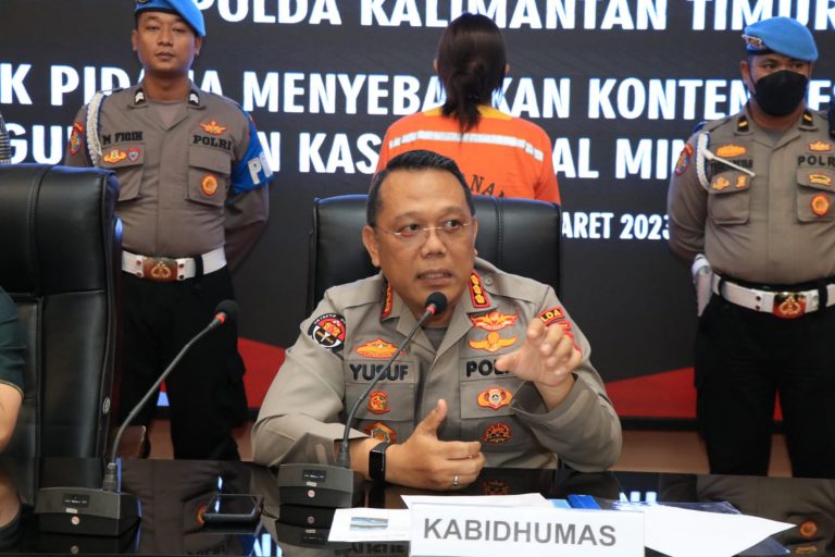 Amankan Pelaku Penyebaran Konten Kesusilaan, Polda Kaltim Gelar Konferensi Pers