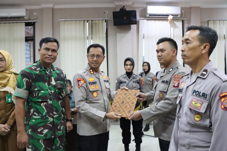 Tingkatkan Kamtibmas di tengah masyarakat, Polres Bontang Launcing Polisi RW