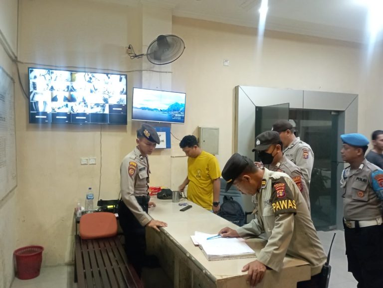 Pawas Polres Bontang Ingatkan Petugas Jaga rutin kontrol tahanan