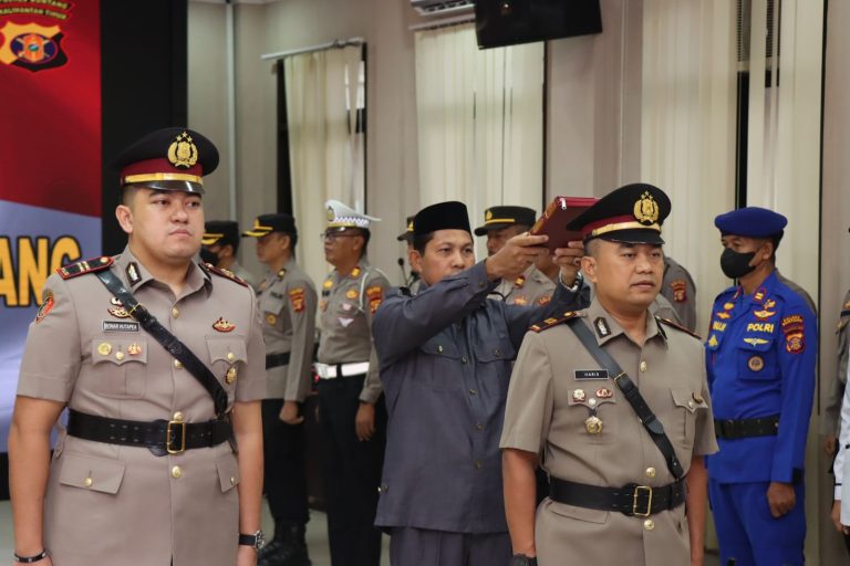 Kapolres Bontang Pimpin upacara serah terima jabatan Kasat Reskrim Polres Bontang