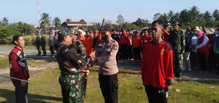 Sinergitas TNI-Polri Ditengah Masyarakat Personil Polsek Muara Badak Ikuti kegiatan BBGRM