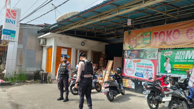Jaga Situasi Tetap Kondusif Sat Samapta Polres Bontang Patroli di Komplek Pertokoan dan Perbankan