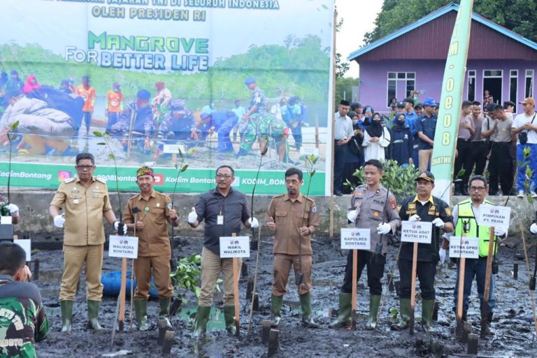 Kabag Ops Polres Bontang Hadiri Puncak Penanaman Pohon Mangrove Nasional Secara Serentak