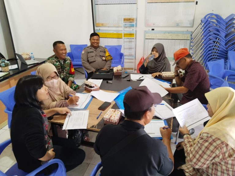 Bhabinkamtibmas Kelurahan Berbas Pantai Aipda Styo Wahyudi Polsek Bontang Selatan menghadiri Forum Konsultasi Publik Pendataan Awal Regsosek