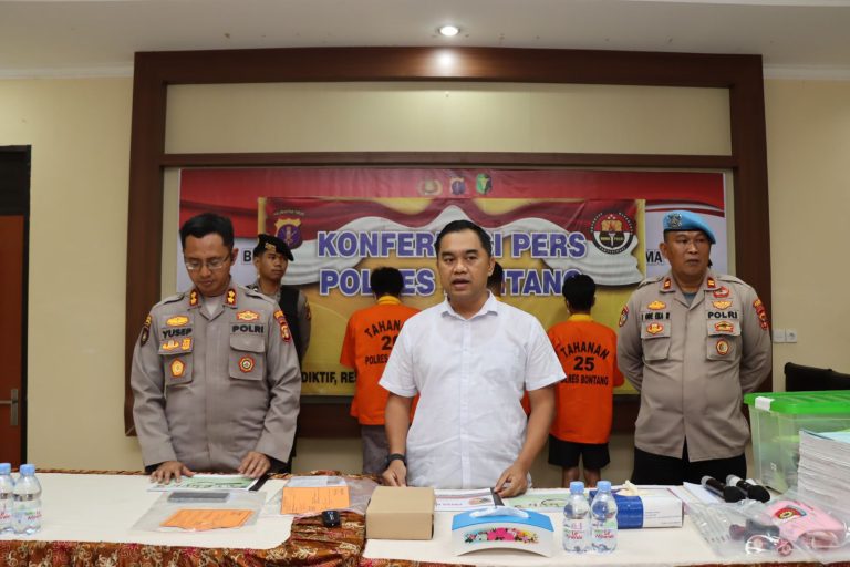 Polres Bontang Press Release kasus tindak pidana korupsi pembebasan lahan laboratorium Kesehatan Kota Bontang tahun anggaran 2012