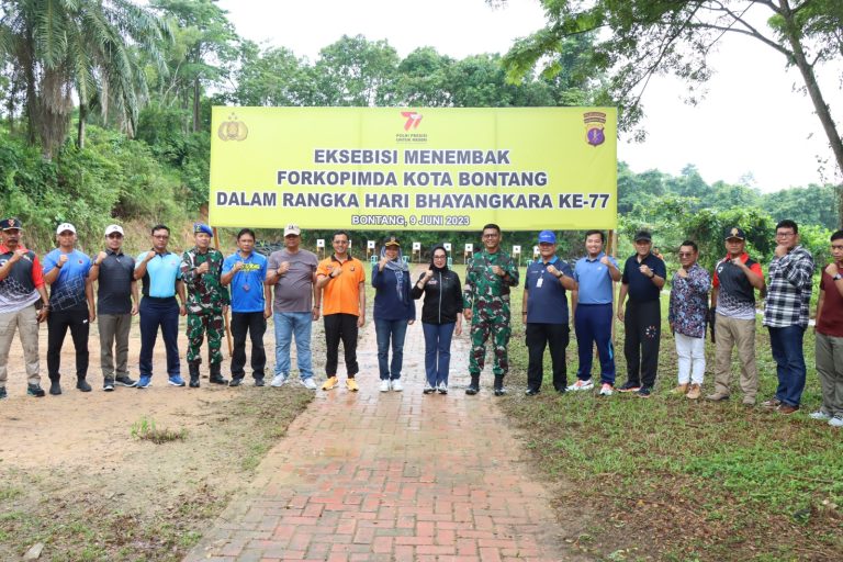 Sinergisitas Forkopimda Polres Bontang Gelar “Eksibisi Menembak Forkopimda dalam rangka Hari Bhayangkara ke – 77”