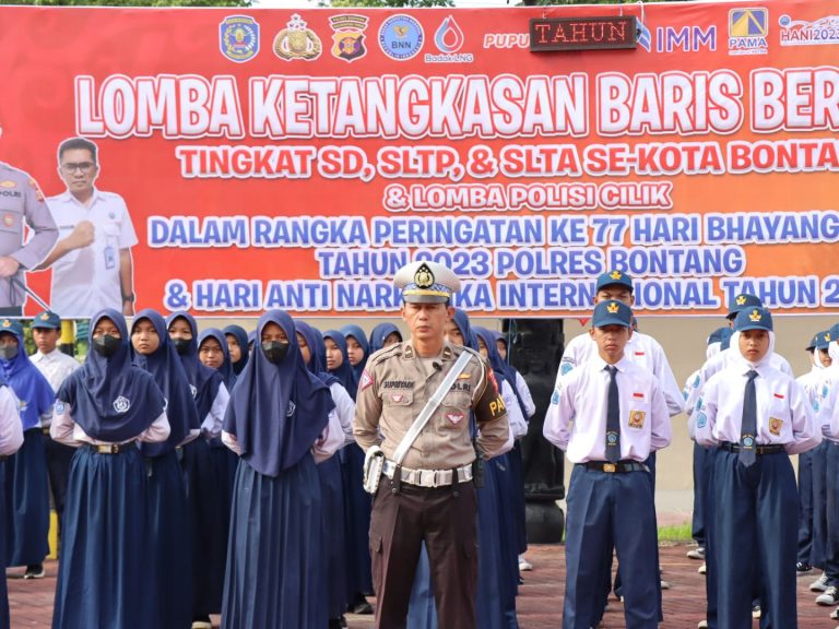 Dalam Rangka Hari Bhayangkara ke-77 Polres Bontang mengadakan ajang perlombaan Ketangkasan Baris Berbaris Tingkat SD, SLTP & SLTA Se – Kota Bontang