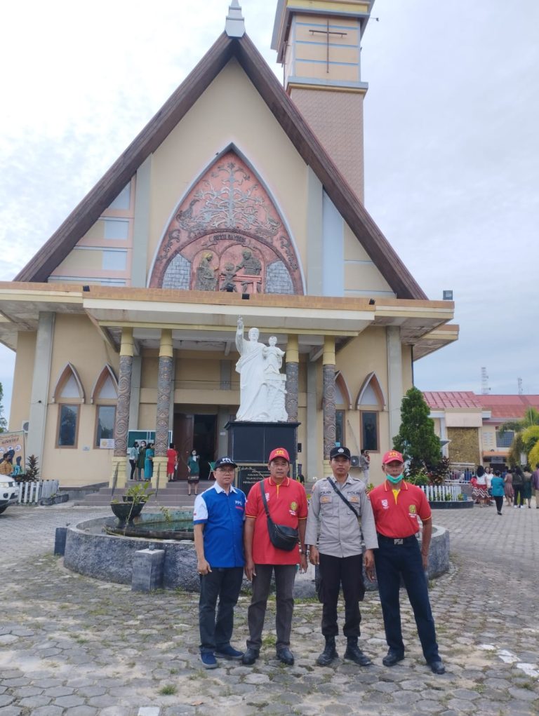 Kegiatan Rutin Tiap Minggu Personil Polsek Jajaran Polres Bontang Patroli Pengamanan Gereja