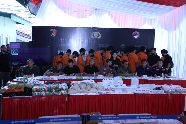 Dittipidana Narkoba Bareskrim Polri Memusnahkan Barang Bukti Narkoba Jenis Sabu dan Ribuan Pil Extasi