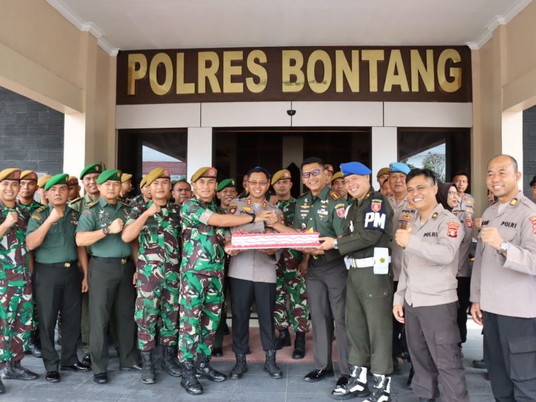Kejutan HUT Polri ke – 77 Dandim 0908 Berharap sinergitas TNI-Polri Terus Terjaga