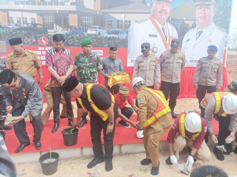 Waka Polres Bontang menghadiri Peletakan Batu Pertama Pembangunan RSUD Kecamatan Muara Badak