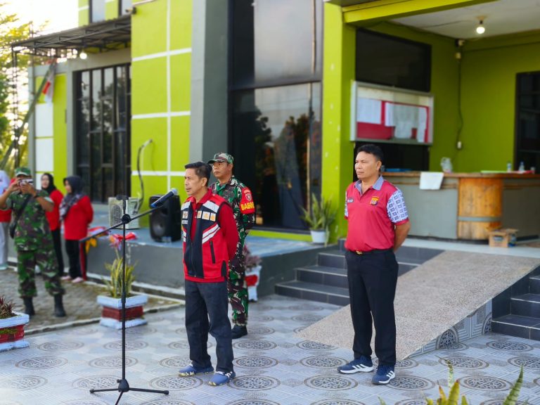 Wakapolsek Muara Badak Menghadiri Apel Pemasangan 10 Juta Bendera Murah Putih Serentak