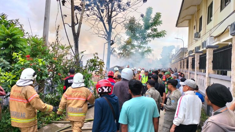 Ditinggal Kerja Rumah di Pisangan Ludes Dilalap Api