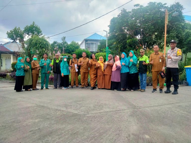 Bhabinkamtibmas Kelurahan Berebas Tengah menghadiri Penilaian Perilaku Hidup Bersih dan Sehat (PHBS) tingkat Kota Bontang