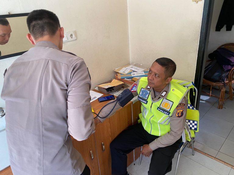Dukung Operasi Patuh Mahakam 2023, Biddokkes Polda Kaltim Cek Kesehatan Personel