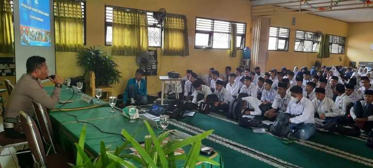 Ops Patuh Mahakam 2023: Sosialisasi di Lingkungan Sekolah Tekankan Pentingnya Disiplin Dalam Berlalu Lintas