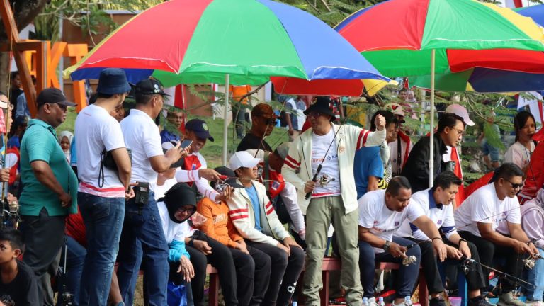 Kapolres Bontang mengikuti Fun Fishing dalam rangka HUT RI ke 78 oleh PT PKT