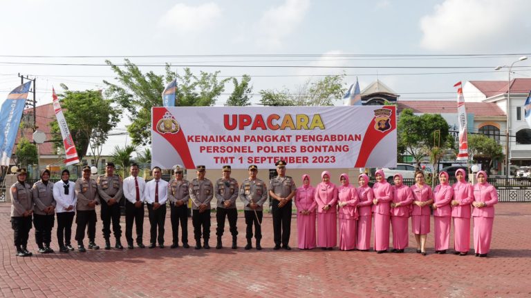 Kapolres Bontang Pimpin Upacara Kenaikan Pangkat Pengabdian : Salah Satu Wujud Penghargaan Dari Pimpinan dan Institusi Polri Kepada Anggota Yang Berdedikasi