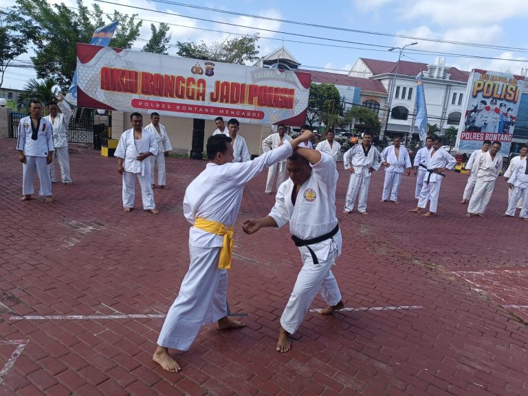 Syarat Naik Pangkat: 45 Bintara Polres Bontang Mengikuti Ujian Bela Diri Polri