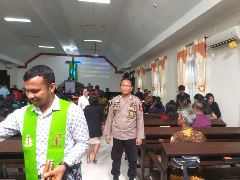 Patroli di Gereja Polisi Himbau Hati-hati Terhadap Bahaya Curanmor