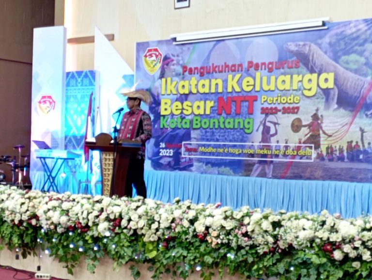 Hadiri Pengukuhan Pengurus Ikatan Keluarga Besar IKB NTT Kapolsek Bontang Barat Ajak Warga NTT Menjaga Kamtibmas