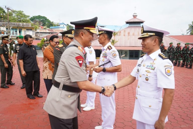 Kapolda Kaltim Hadiri Sertijab Danlanal Balikpapan dan Danlanal Kotabaru