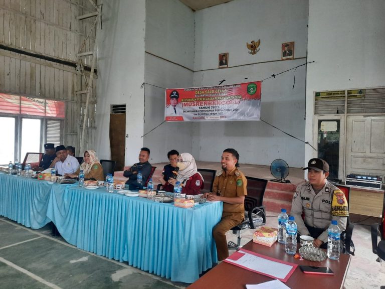 Bhabinkamtibmas  Desa Salo Cella menghadiri Musrembang Desa Tahun 2023