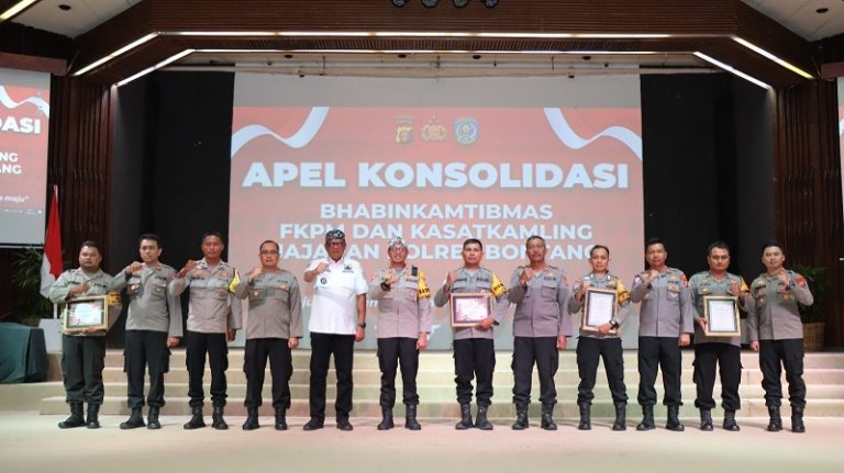 Polres Bontang menggelar Apel Konsolidasi Bhabinkamtibmas FKPM dan Kasat Kamling