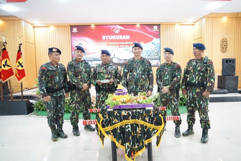Peringati HUT Ke-64 Pelopor, Brimob Kaltim Gelar Tradisi Pensucian Tunggul Batalyon dan Syukuran