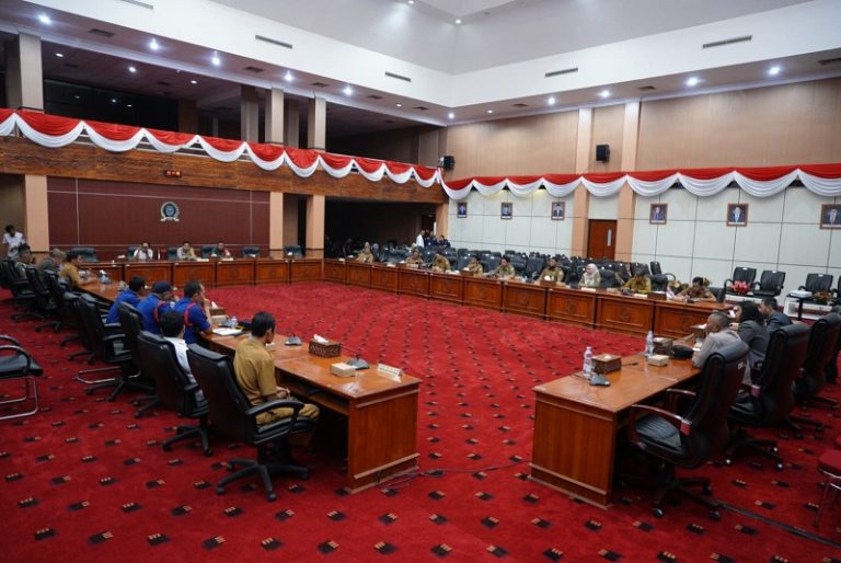 Waka Polsek Bontang Utara Menghadiri Rapat terkait Hasil Sidak DPRD ke Lokasi Warga diterkam Buaya