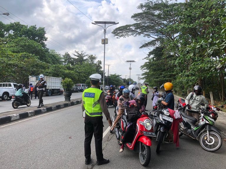 Razia Gabungan Ops Zebra Mahakam 2023, Polisi Menindak 65 Pelanggar menggunakan E Tilang