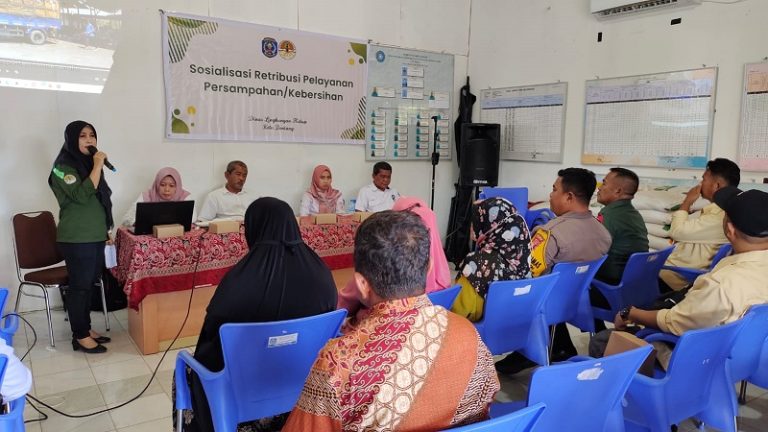 Bhabinkamtibmas Kelurahan Berbas Pantai menghadiri sosialisasi retribusi pelayanan persampahan/kebersihan