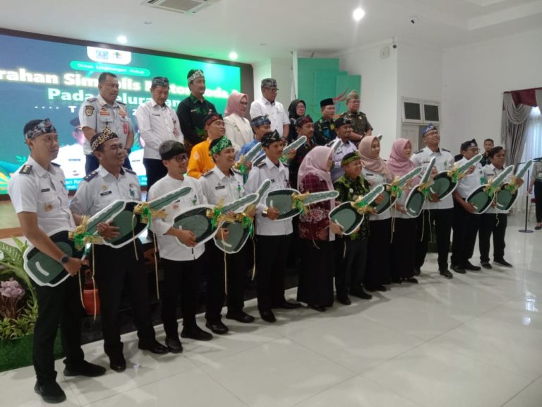 Sat Intelkam Polres Bontang Monitoring Penganugerahan Lingkungan Hidup, Pemberian Uang Pembinaan dan Penyerahan Motor Roda Tiga kepada seluruh Kelurahan Se Kota Bontang