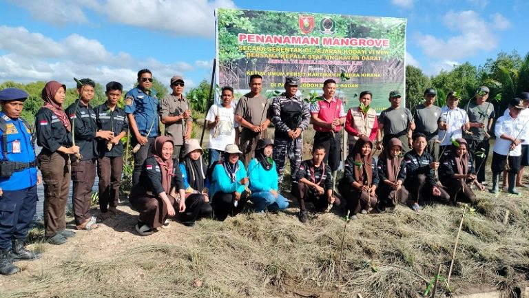 Waka Polsek Muara Badak Hadiri Penanaman Pohon Langkah Kongkret Dalam Mewujudkan Program Green in performance