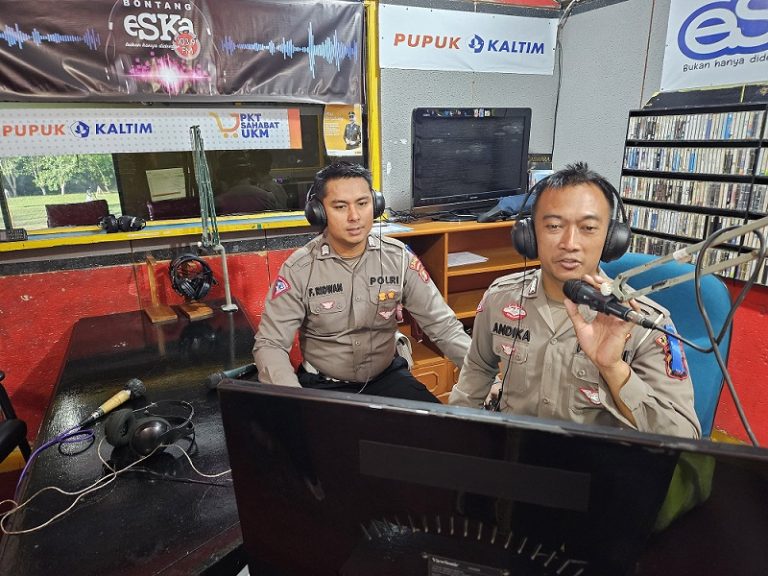 Gencarkan Sosialisasi Operasi Keselamatan 2024, Sat Lantas Polres Bontang Gandeng Radio Suara Khatulistiwa