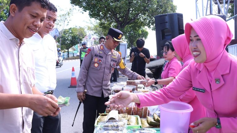 Dukung Pertumbuhan Ekonomi Mikro, Bhayangkari Cabang Bontang Gelar Pasar Ramadhan