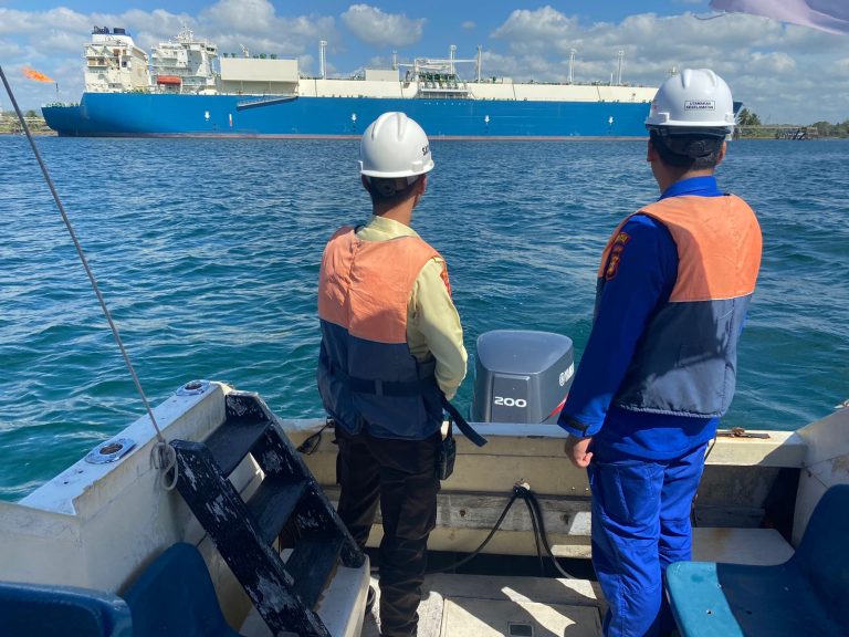 Harkamtibmas wilayah perairan Sat Polairud Laksanakan Pengamanan Obyek Vital perairan PT. Badak LNG Bontang
