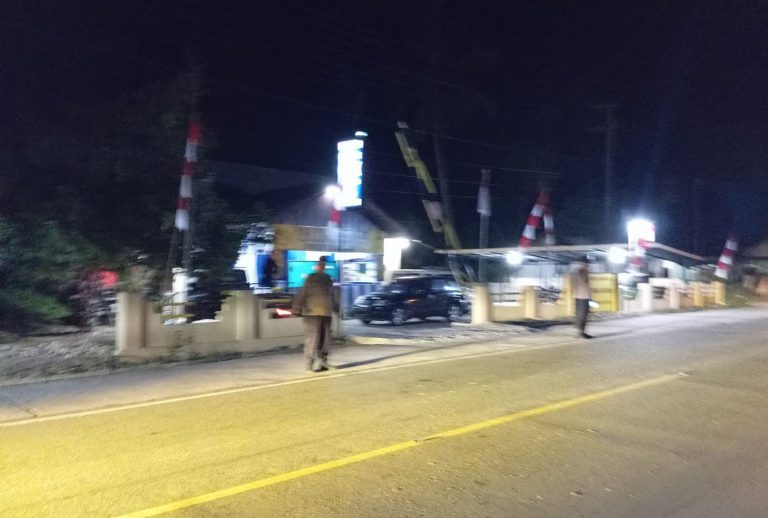 Siaga, Pospam Tanah Datar Polsek Muara Badak Berikan Pengamanan dan pelayanan di jalur mudik lebaran