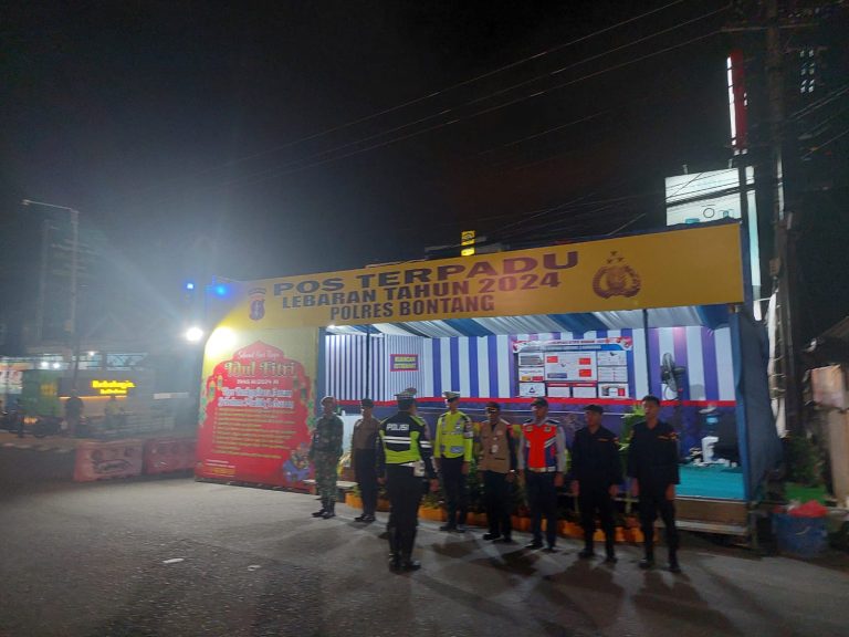 Jaga Kamseltibcar lantas, Pos Pam terpadu Simpang 3 Ramayana pantau Arus Lalu Lintas saat libur Lebaran