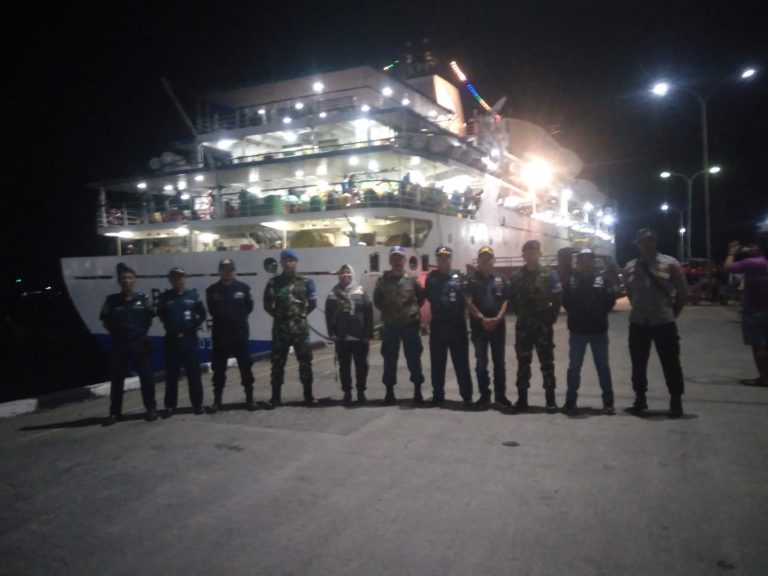 Harkamtibmas tetap kondusif, Polres Bontang Lakukan Pengamanan Kedatangan dan Keberangkatan Kapal di Pelabuhan Bontang