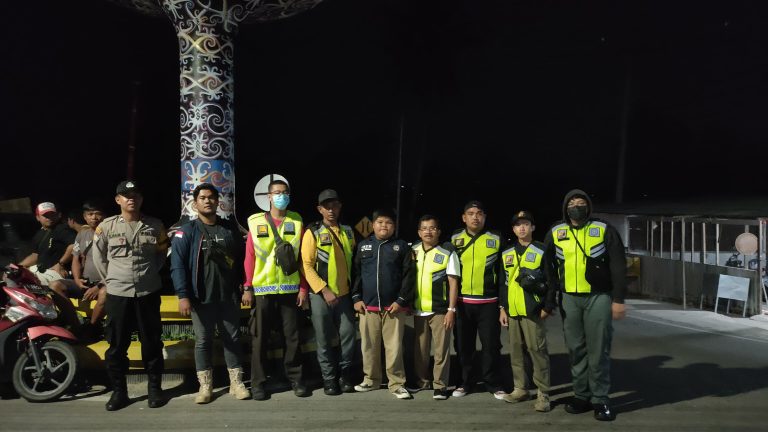 Jaga Kamtibmas wilayah Binaan, Bhabinkamtibmas Kel Belimbing Polsek Bontang Barat Lakukan Patroli Gabungan Bersama FKPM