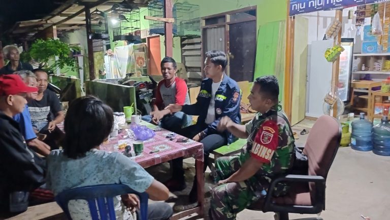 Galang Partisipasi Masyarakat, Pak Bhabin Ajak Patroli Lingkungan